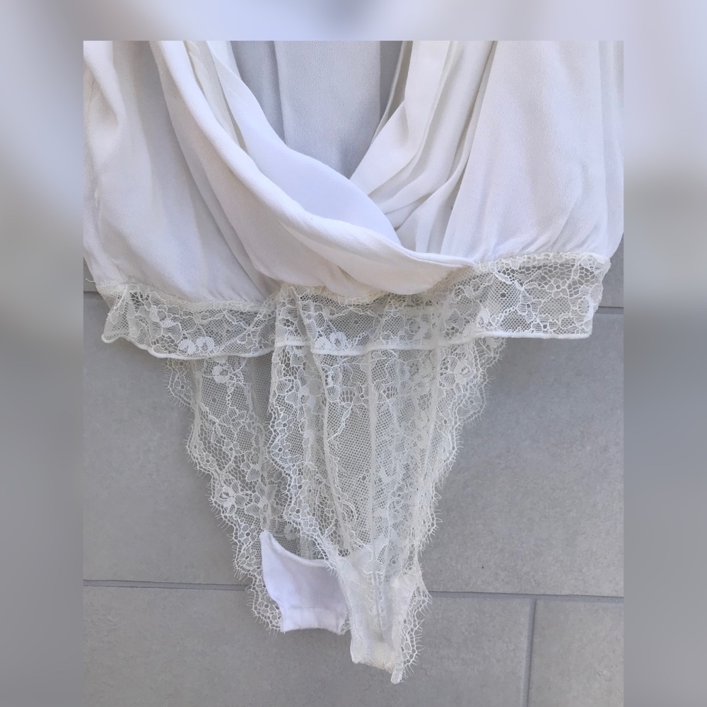 White shirt bodysuit long sleeve